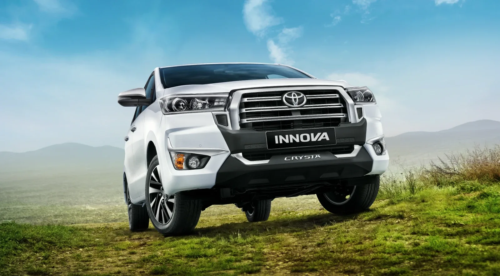 Toyota Innova Crysta exterior